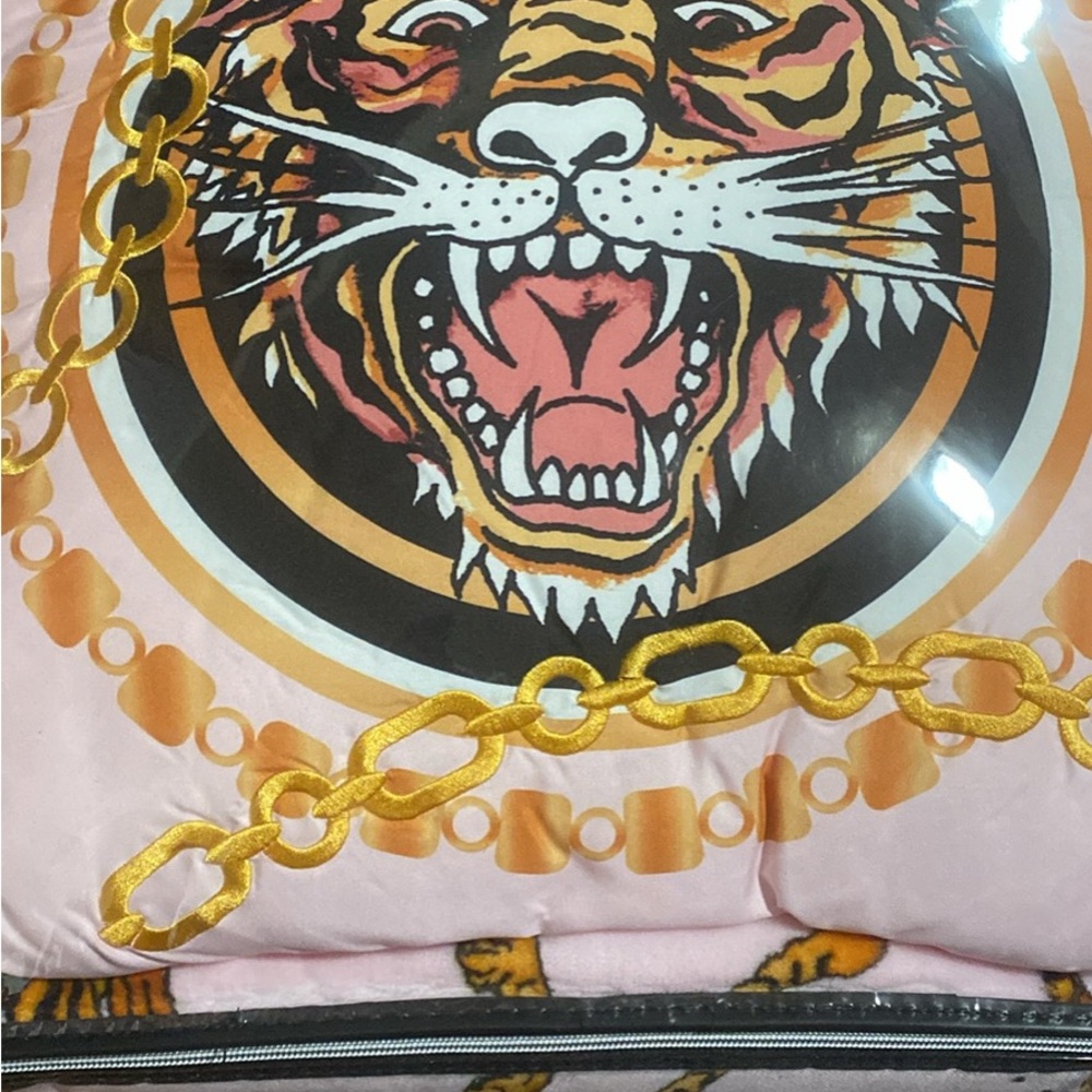 Ed Hardy Pink and Black Plush Comforter Set - Full/Queen - Picture 4 of 4